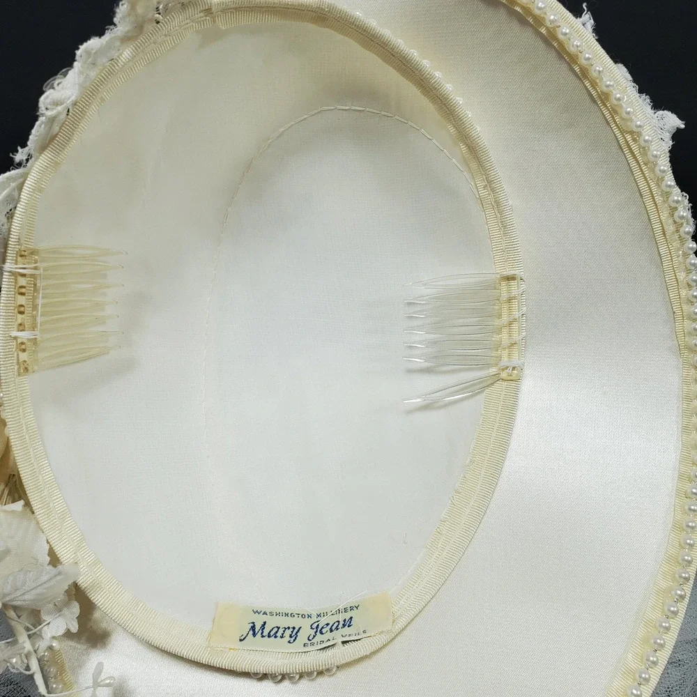 Vintage Mary Jean Bridal Veil Tulle Hat Womens Cream Lace Embellishments Feather